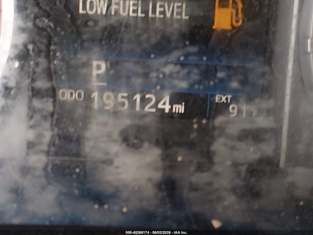 5TFRY5F15GX199724 Toyota Tundra Sr5 5.7l V8