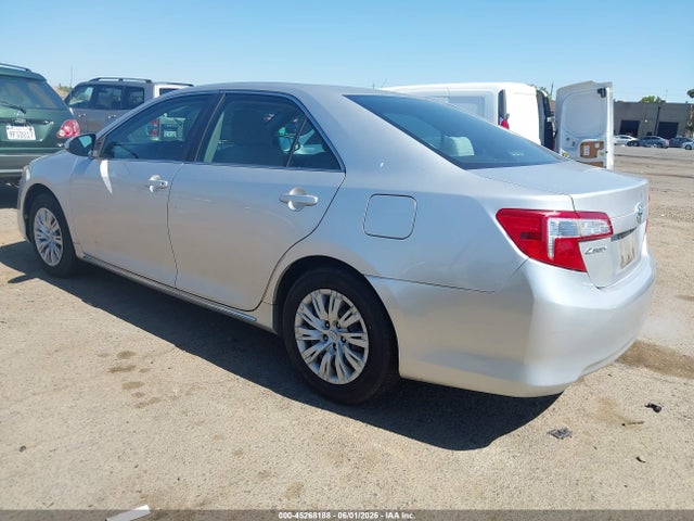 45268188 :رقم المزاد ، 4T1BF1FK1CU045849 vin ، 2012 Toyota Camry Le مزاد بيع