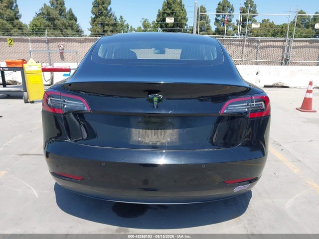Tesla Model 3 Long Range/mid Range 2018 5YJ3E1EA4JF176218 Image 16