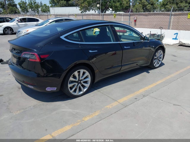 Tesla Model 3 Long Range/mid Range 2018 5YJ3E1EA4JF176218 Image 4