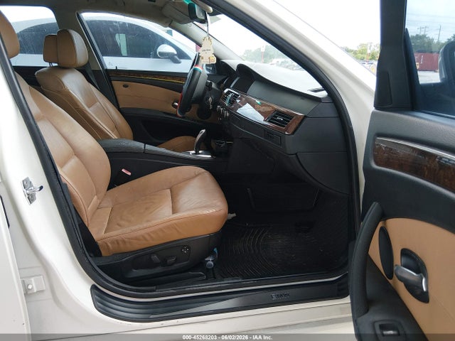 Продажа на аукционе авто 2009 Bmw 528i, vin: WBANU53569C118402, номер лота: 45268203