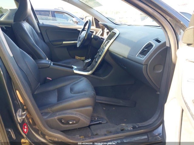 45268205 :رقم المزاد ، YV426MDB4F2588179 vin ، 2015 Volvo Xc60 T5 Premier مزاد بيع