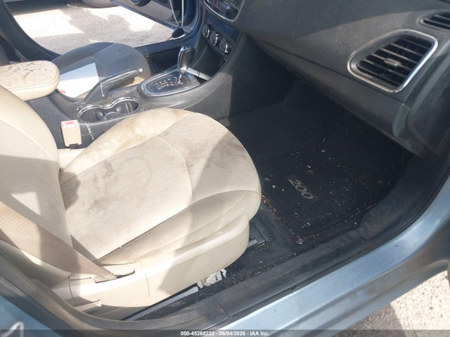 45268233 :رقم المزاد ، 1C3CCBBB9DN539325 vin ، 2013 Chrysler 200 Touring مزاد بيع