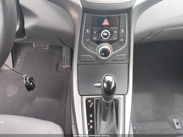 Продажа на аукционе авто 2015 Hyundai Elantra Se, vin: 5NPDH4AE9FH560543, номер лота: 45268245