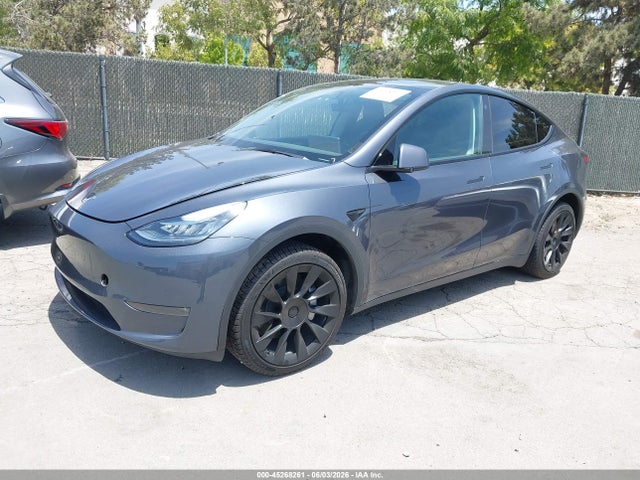 Tesla Model Y 2023 7SAYGDEE3PA057217 Image 2
