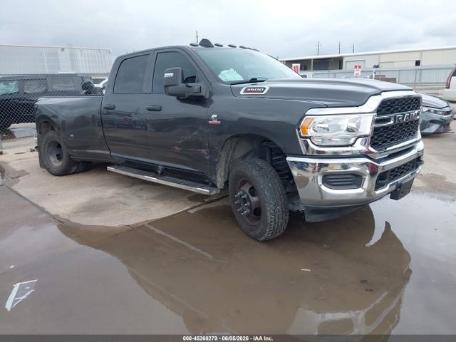 45268279 :رقم المزاد ، 3C63RRGL6RG350403 vin ، 2024 Ram 3500 Tradesman  4x4 8' Box مزاد بيع