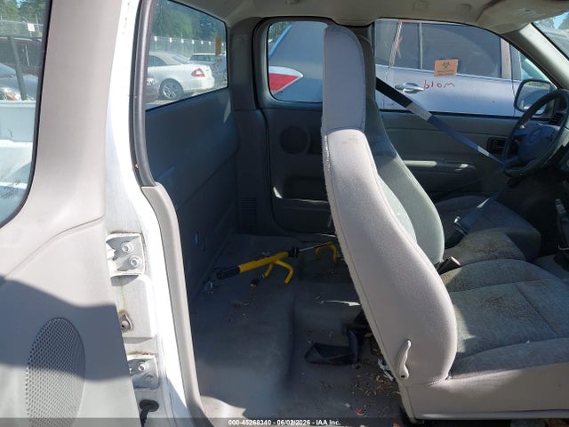 45268340 :رقم المزاد ، 1GTCS198X68272247 vin ، 2006 Gmc Canyon Work Truck مزاد بيع