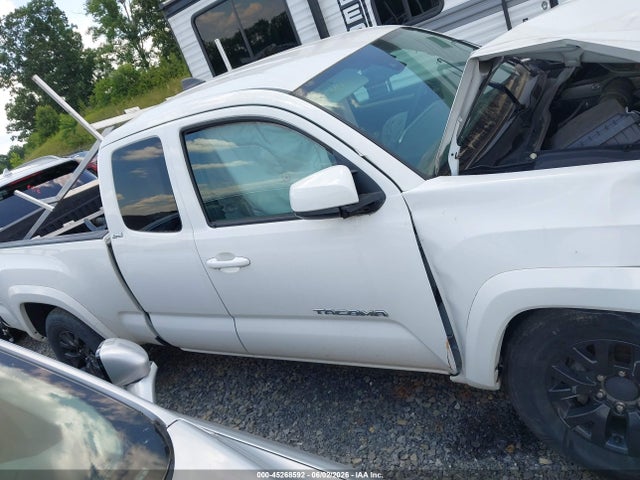 2022 Toyota Tacoma Sr5 V6 მანქანა იყიდება აუქციონზე, vin: 3TYSZ5AN5NT062881, აუქციონის ნომერი: 45268592