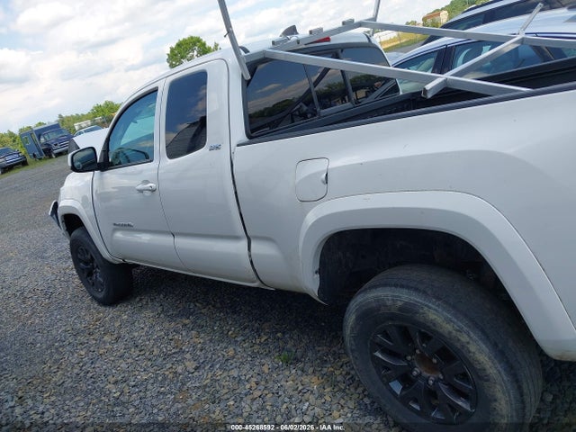 2022 Toyota Tacoma Sr5 V6 მანქანა იყიდება აუქციონზე, vin: 3TYSZ5AN5NT062881, აუქციონის ნომერი: 45268592