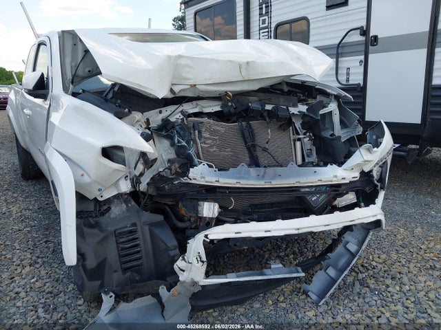 2022 Toyota Tacoma Sr5 V6 მანქანა იყიდება აუქციონზე, vin: 3TYSZ5AN5NT062881, აუქციონის ნომერი: 45268592