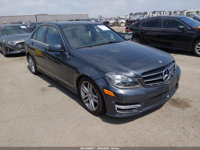 45268677 :رقم المزاد ، WDDGF8AB2DR283701 vin ، 2013 Mercedes-benz C 300 Sport 4matic مزاد بيع
