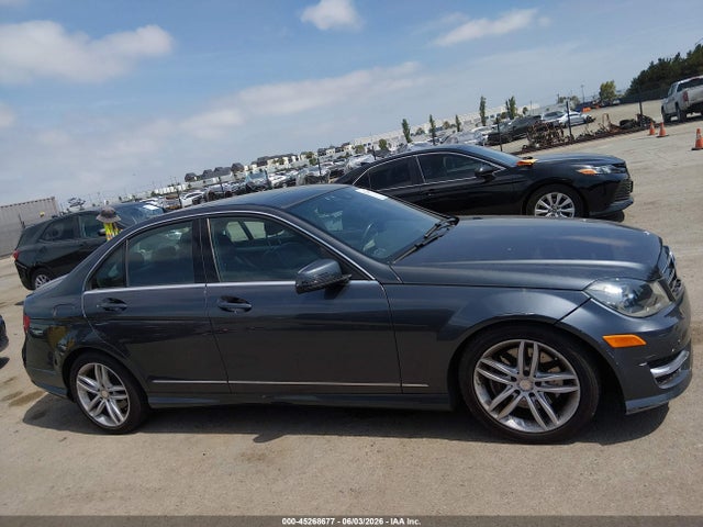 45268677 :رقم المزاد ، WDDGF8AB2DR283701 vin ، 2013 Mercedes-benz C 300 Sport 4matic مزاد بيع