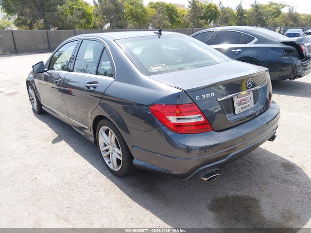 45268677 :رقم المزاد ، WDDGF8AB2DR283701 vin ، 2013 Mercedes-benz C 300 Sport 4matic مزاد بيع