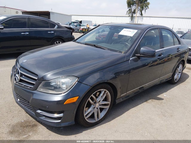 45268677 :رقم المزاد ، WDDGF8AB2DR283701 vin ، 2013 Mercedes-benz C 300 Sport 4matic مزاد بيع