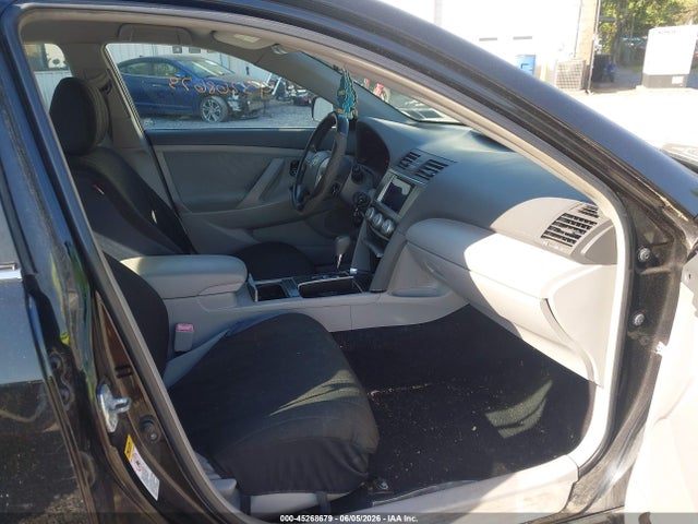 45268679 :رقم المزاد ، 4T1BF3EK5AU031074 vin ، 2010 Toyota Camry Le مزاد بيع