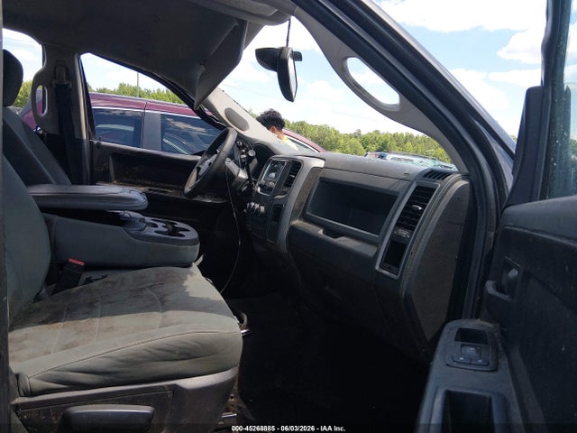 45268885 :رقم المزاد ، 3C6UR5CL7HG571106 vin ، 2017 Ram 2500 Tradesman  4x4 6'4 Box مزاد بيع