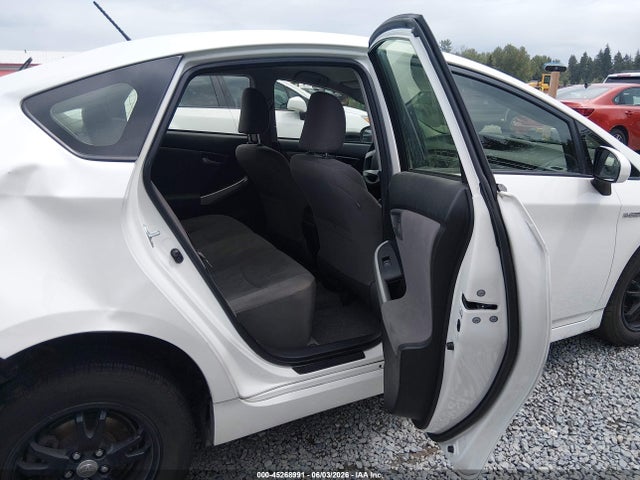 45268991 :رقم المزاد ، JTDKN3DU2F0482956 vin ، 2015 Toyota Prius Two مزاد بيع