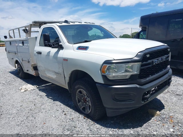 45269212 :رقم المزاد ، 3C7WRCAJ8NG320584 vin ، 2022 Ram 3500 Chassis Tradesman/slt مزاد بيع