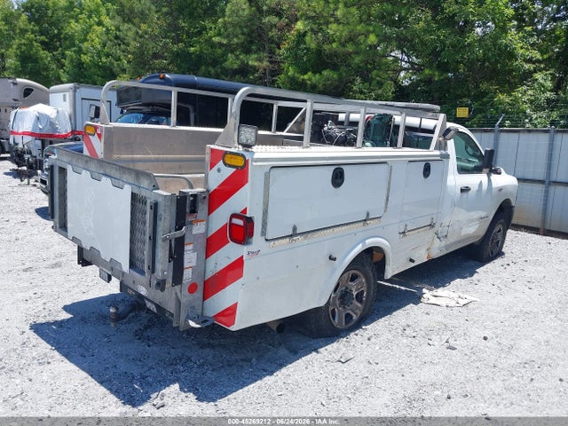 45269212 :رقم المزاد ، 3C7WRCAJ8NG320584 vin ، 2022 Ram 3500 Chassis Tradesman/slt مزاد بيع
