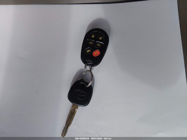 Продажа на аукционе авто 2004 Toyota Sienna Xle Limited, vin: 5TDZA22C54S003339, номер лота: 45269228