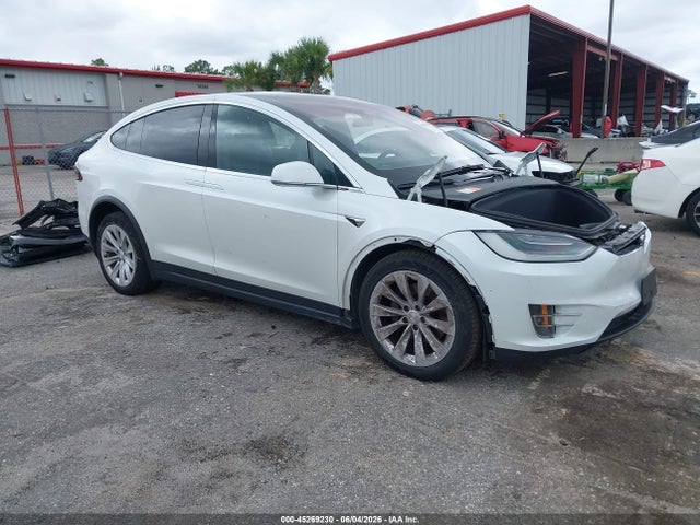 Tesla Model X Long Range Dual Motor All-wheel Drive/long Range Plus Dual Motor All-wheel Drive 2020 5YJXCAE23LF232653 головне зображення