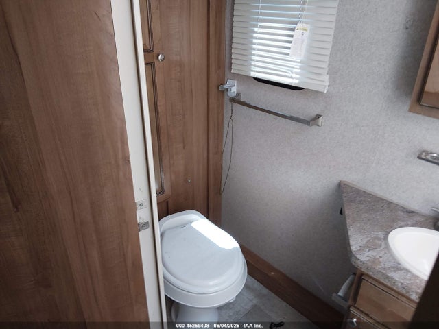 45269408 :رقم المزاد ، 5ZT2RSHC7K3004667 vin ، 2019 Rockwood Mini Lite مزاد بيع