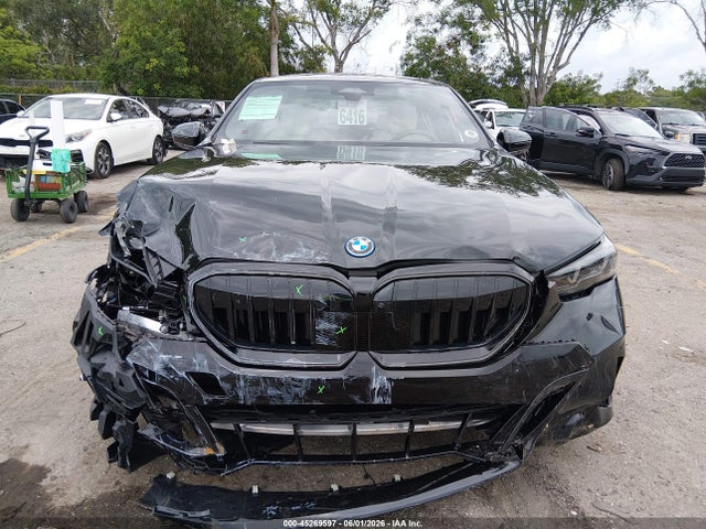 BMW 550e Xdrive 2026 WBA13FK07TCX10136 Image 13