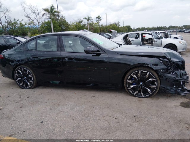 BMW 550e Xdrive 2026 WBA13FK07TCX10136 Image 14
