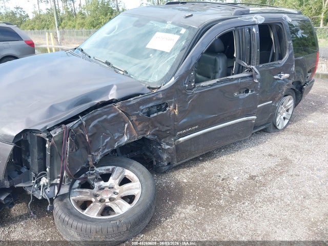 Продажа на аукционе авто 2010 Cadillac Escalade Premium, vin: 1GYUCCEF5AR219440, номер лота: 45269609