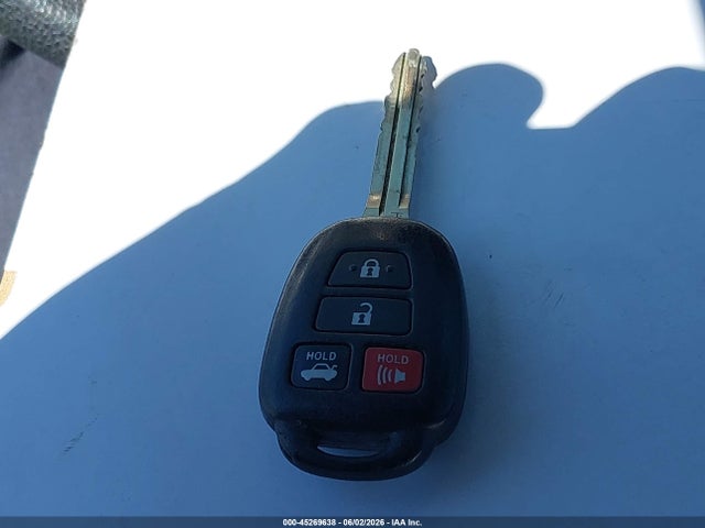 Продажа на аукционе авто 2016 Toyota Corolla Le, vin: 2T1BURHE4GC693480, номер лота: 45269638