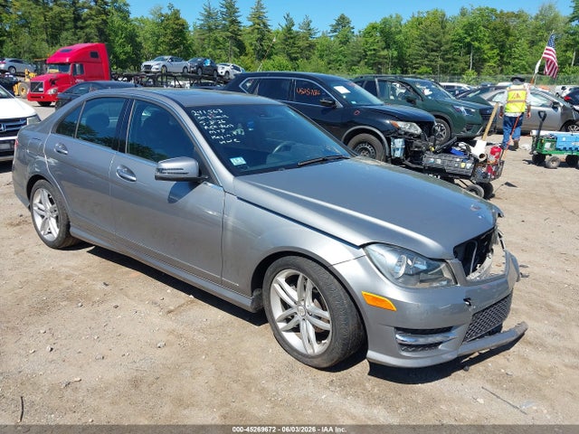 45269672 :رقم المزاد ، WDDGF8BB0CA712071 vin ، 2012 Mercedes-benz C 300 Sport 4matic مزاد بيع