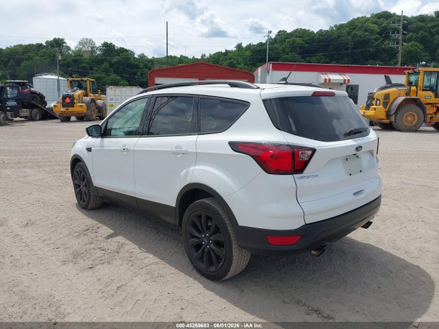 Продаж на аукціоні авто 2019 Ford Escape Se, vin: 1FMCU9GD4KUB51882, номер лоту: 45269683