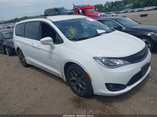 Продаж на аукціоні авто 2018 Chrysler Pacifica Touring L, vin: 2C4RC1BG0JR257794, номер лоту: 45269700
