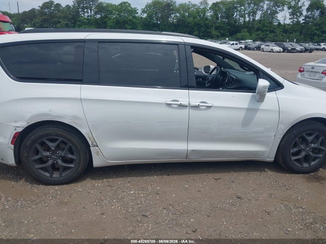 45269700 :رقم المزاد ، 2C4RC1BG0JR257794 vin ، 2018 Chrysler Pacifica Touring L مزاد بيع