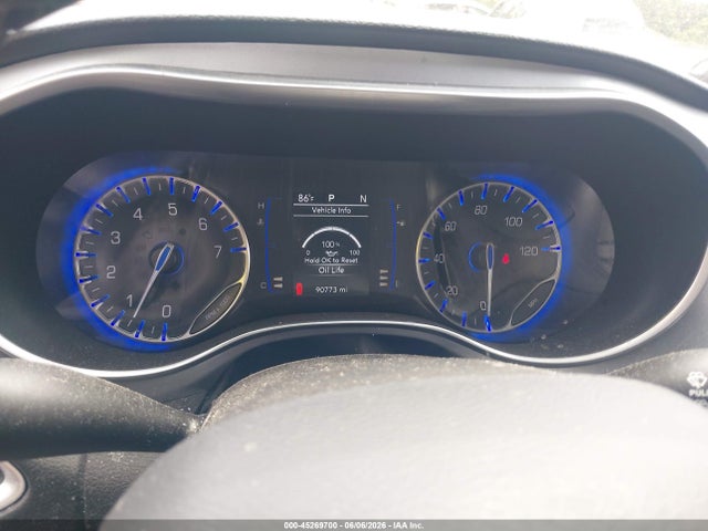 45269700 :رقم المزاد ، 2C4RC1BG0JR257794 vin ، 2018 Chrysler Pacifica Touring L مزاد بيع