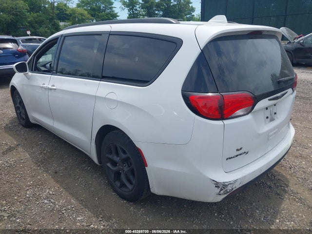 45269700 :رقم المزاد ، 2C4RC1BG0JR257794 vin ، 2018 Chrysler Pacifica Touring L مزاد بيع