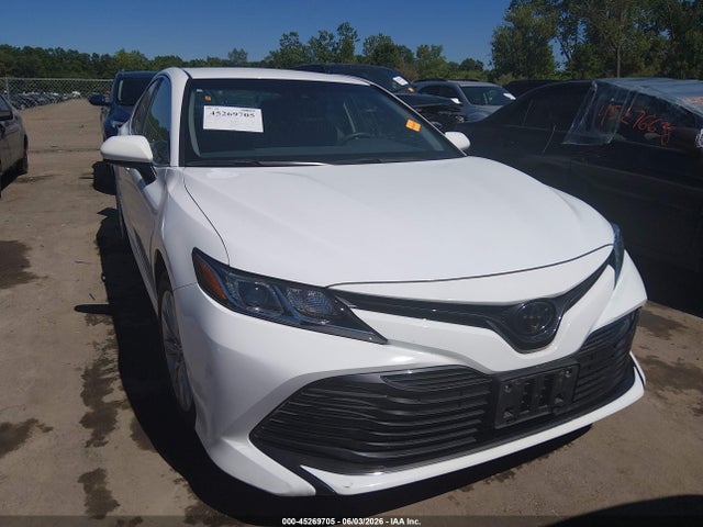 Aukcja sprzedaży 2018 Toyota Camry Le, vin: 4T1B11HK1JU055774, numer aukcji: 45269705