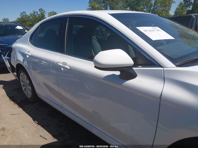 Aukcja sprzedaży 2018 Toyota Camry Le, vin: 4T1B11HK1JU055774, numer aukcji: 45269705