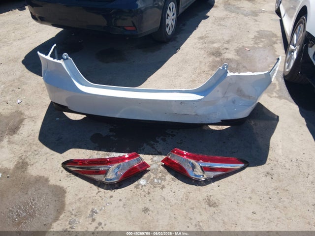 Aukcja sprzedaży 2018 Toyota Camry Le, vin: 4T1B11HK1JU055774, numer aukcji: 45269705