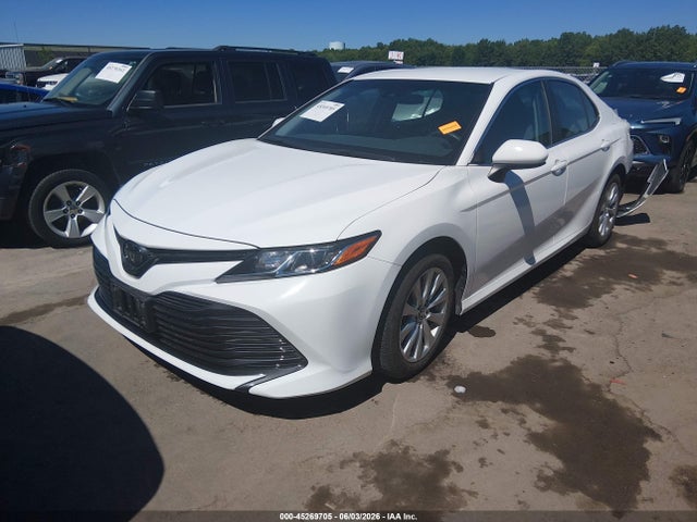 Aukcja sprzedaży 2018 Toyota Camry Le, vin: 4T1B11HK1JU055774, numer aukcji: 45269705