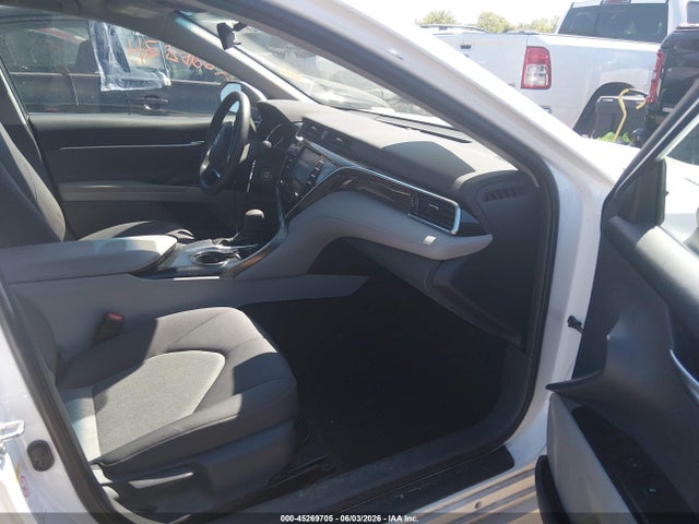 Aukcja sprzedaży 2018 Toyota Camry Le, vin: 4T1B11HK1JU055774, numer aukcji: 45269705