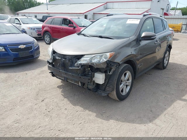 Toyota Rav4 Xle 2014 JTMRFREV6ED049704 Image 2