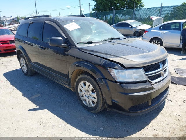 2018 3C4PDCAB7JT518907 main image