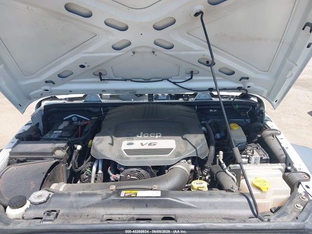 1C4BJWDG3EL306101 Jeep Wrangler Unlimited Sport