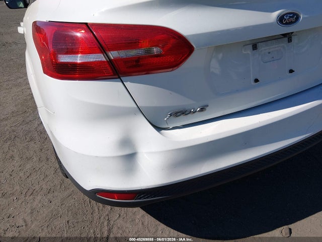 45269888 :رقم المزاد ، 1FADP3F2XFL206592 vin ، 2015 Ford Focus Se مزاد بيع