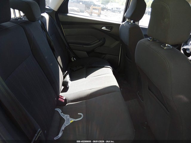 45269888 :رقم المزاد ، 1FADP3F2XFL206592 vin ، 2015 Ford Focus Se مزاد بيع
