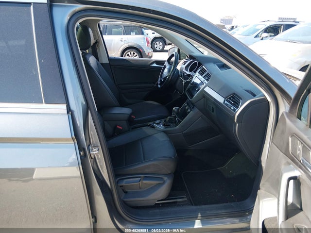 Продаж на аукціоні авто 2018 Volkswagen Tiguan 2.0t Se/2.0t Sel, vin: 3VV2B7AX7JM169794, номер лоту: 45269891