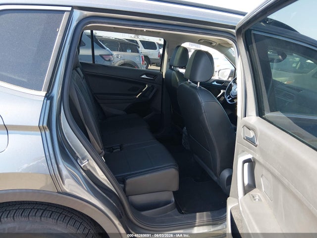 Продаж на аукціоні авто 2018 Volkswagen Tiguan 2.0t Se/2.0t Sel, vin: 3VV2B7AX7JM169794, номер лоту: 45269891