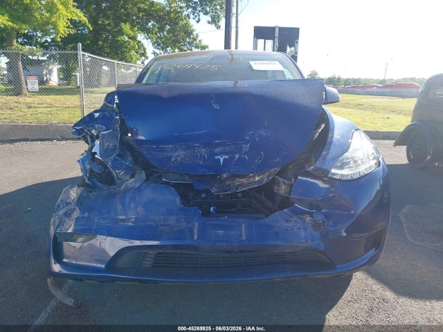Tesla Model Y 2023 7SAYGDEDXPF959762 Image 10