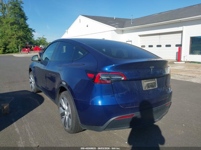 Tesla Model Y 2023 7SAYGDEDXPF959762 Image 3
